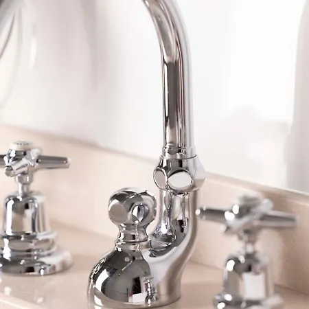 Magalean & Ξενοδοχείο 4*